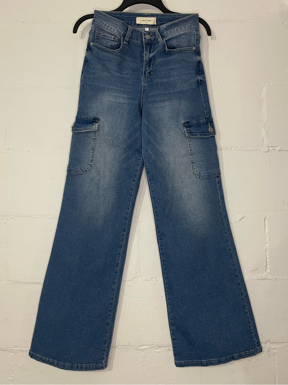 High-Rise Wide-Leg Cargo Jeans in Blue